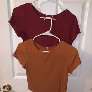 SET - Two Basic Crop Tops!